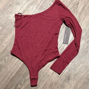 MONO B Burgundy One Shoulder Bodysuit Small NWT Asymmetrical Long Sleeve